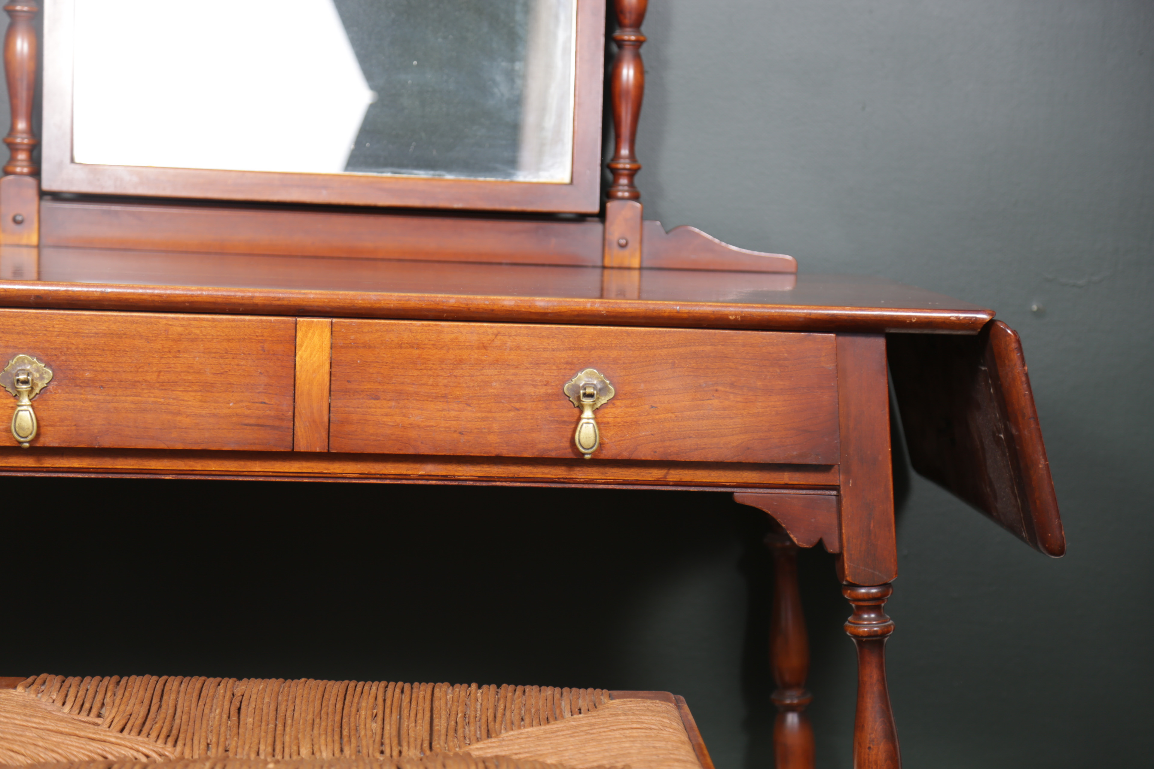 Stickley Dressing Table and Bench With Rush Seat EBTH